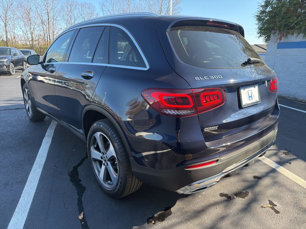 Used 2022 Mercedes-Benz GLC 300 4MATIC image 3