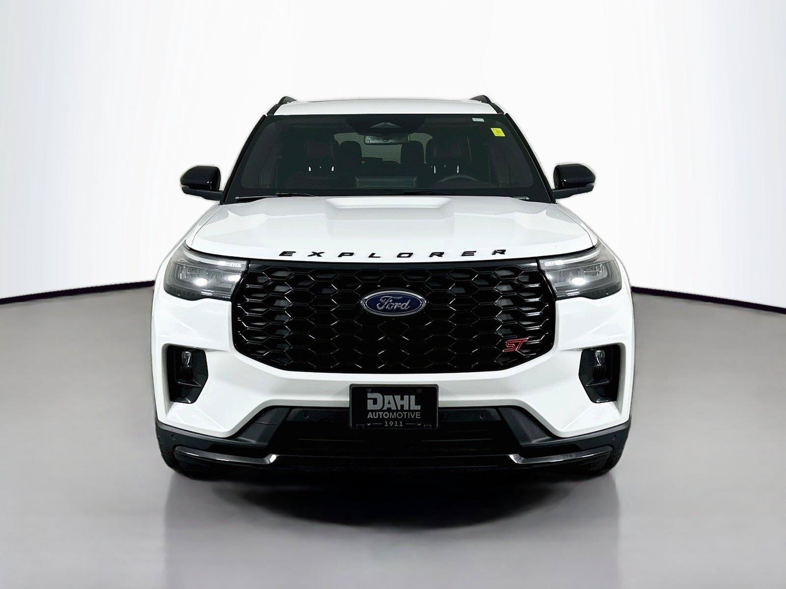 Used 2025 Ford Explorer ST AWD/4WD image 3