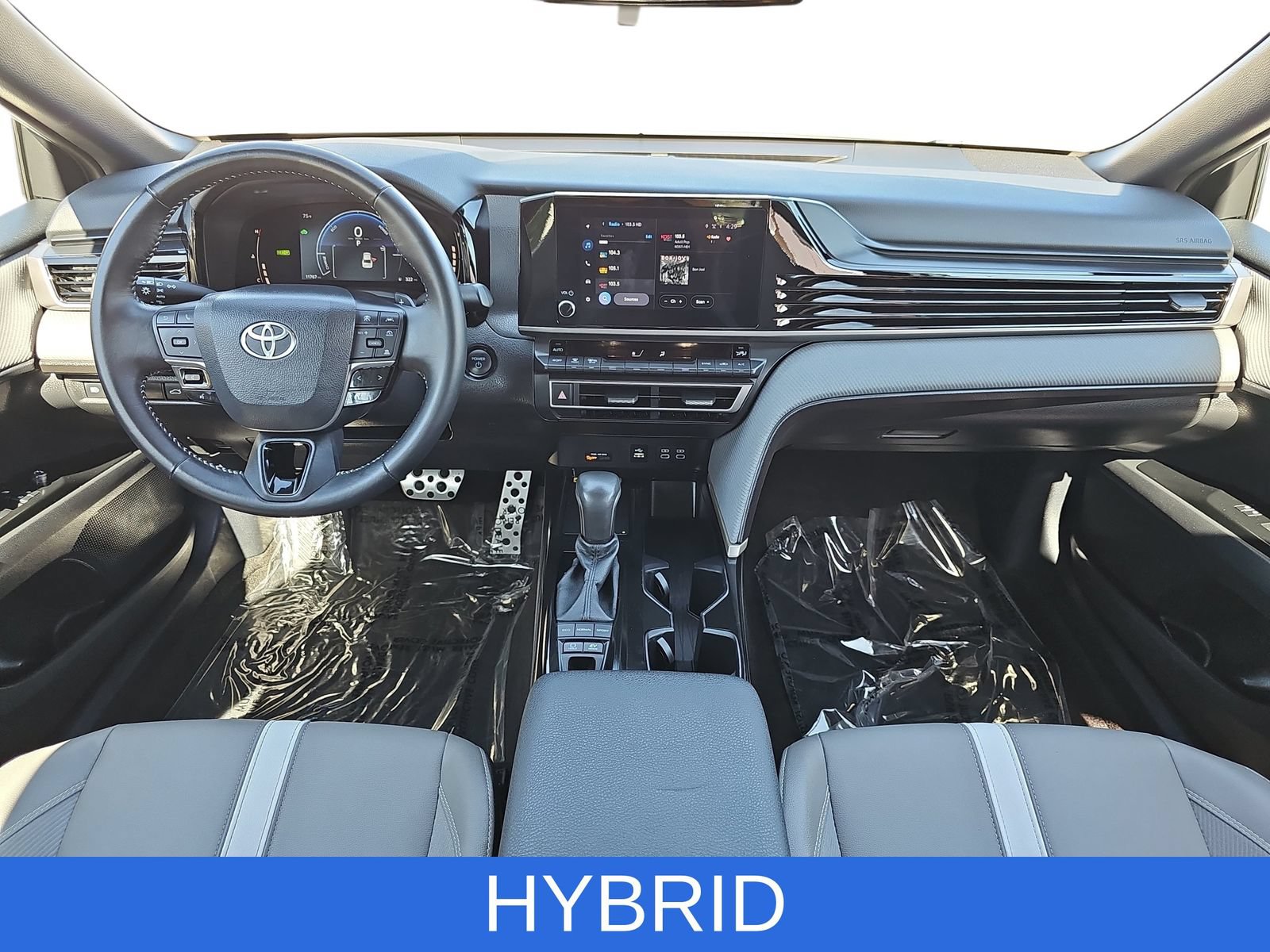 Used 2025 Toyota Camry SE FWD image 9