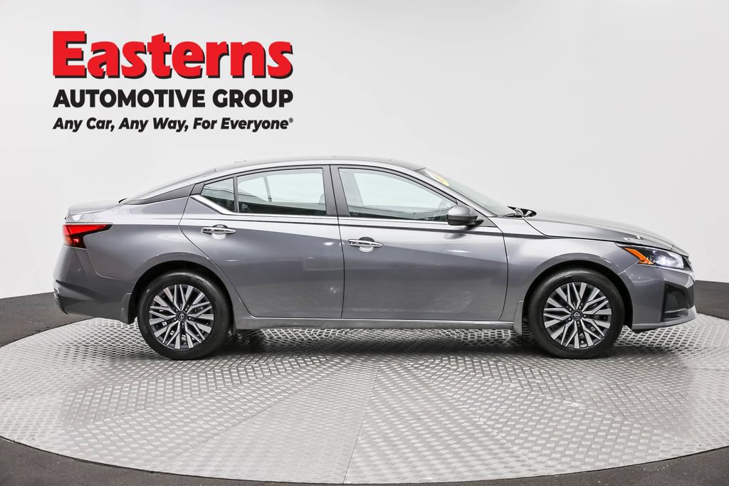 Used 2024 Nissan Altima 2.5 SV w/ SV Premium Package AWD/4WD image 4