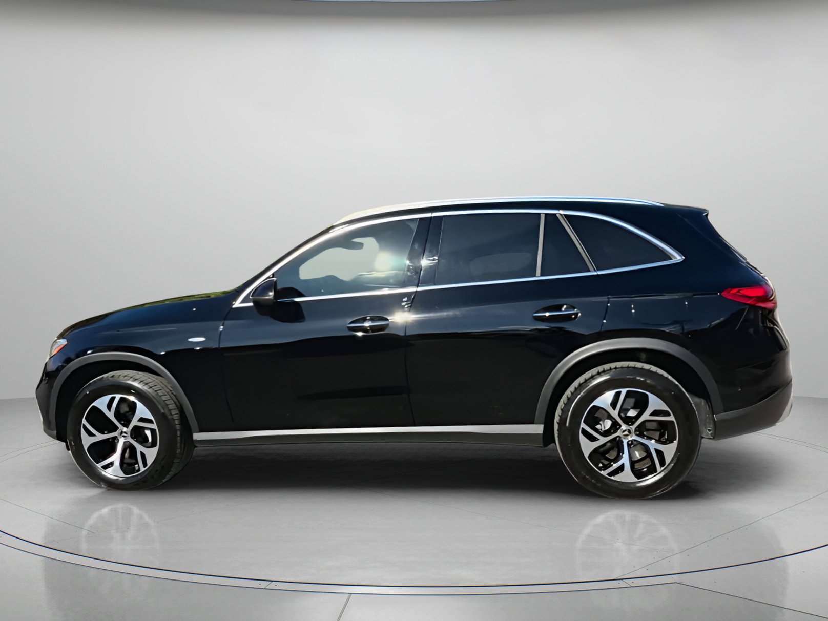 Used 2025 Mercedes-Benz GLC 350e GLC 350e image 17