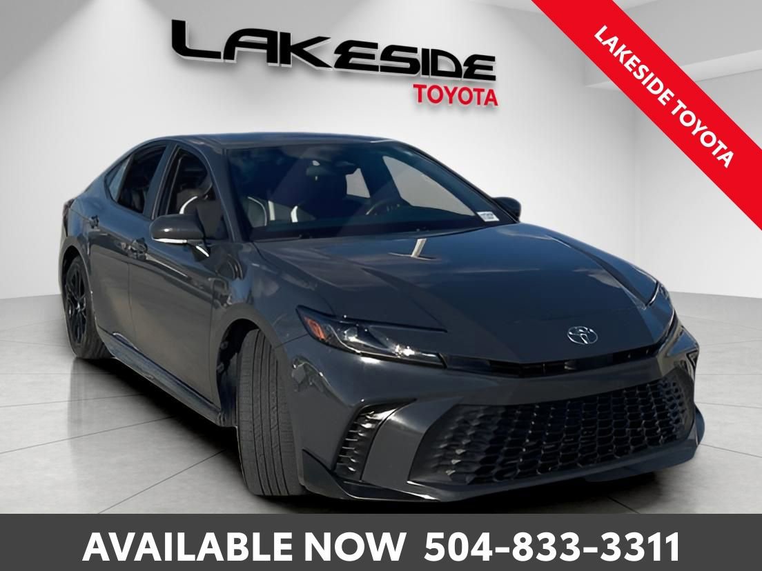 Used 2025 Toyota Camry SE image 8