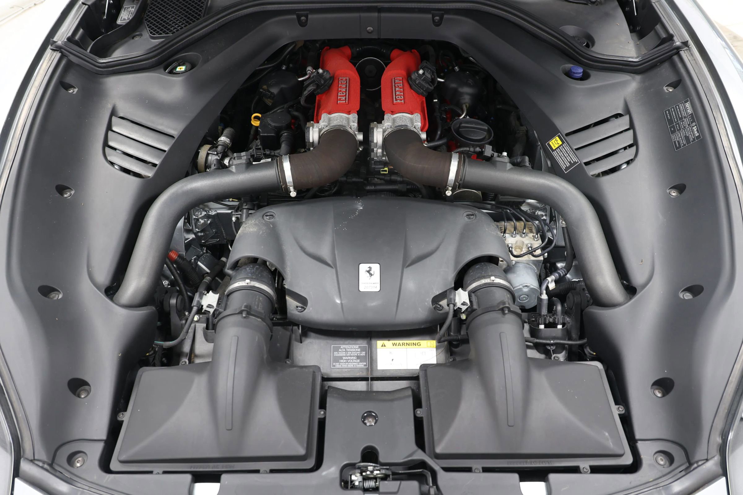 Used 2015 Ferrari California T image 95