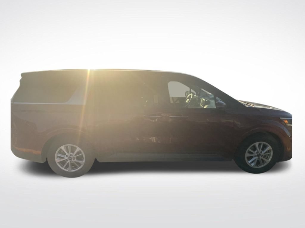 Used 2022 Kia Carnival LX FWD image 8