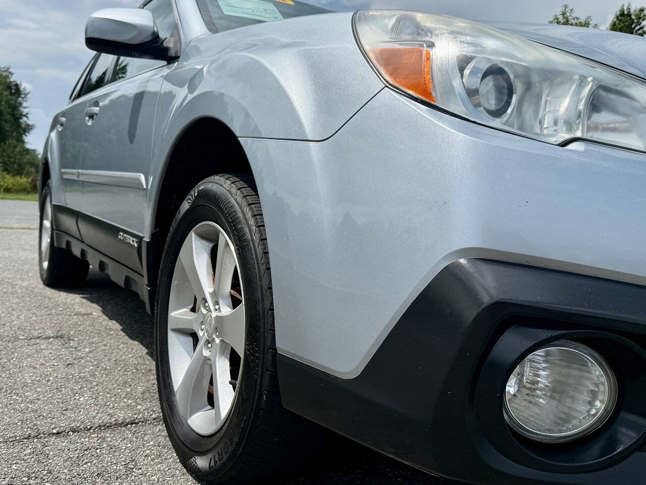 Used 2014 Subaru Outback 3.6R Limited AWD/4WD image 7