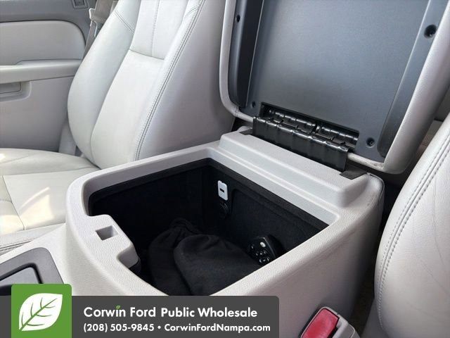 Used 2013 GMC Yukon XL SLT w/ SLT-2 Equipment Package image 23