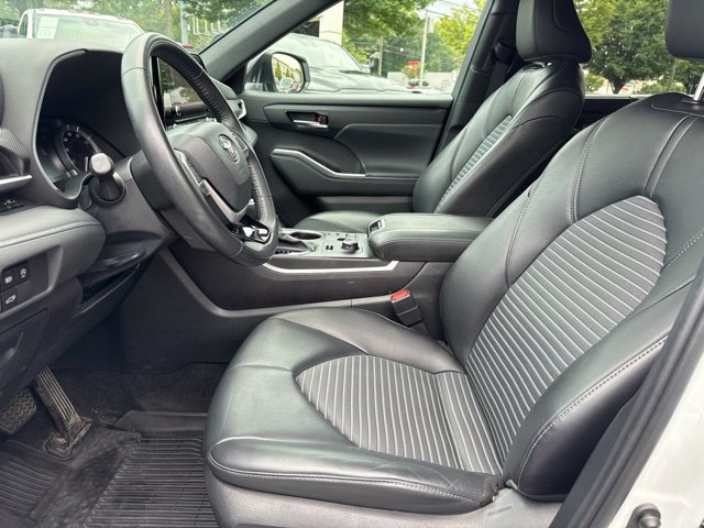 Used 2024 Toyota Highlander XSE AWD/4WD image 20