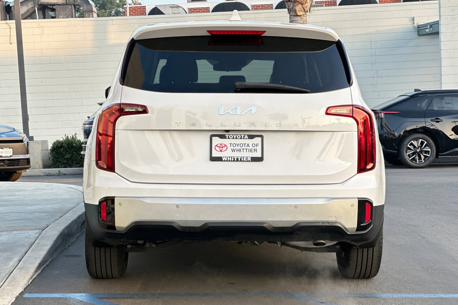 Used 2024 Kia Telluride LX image 6