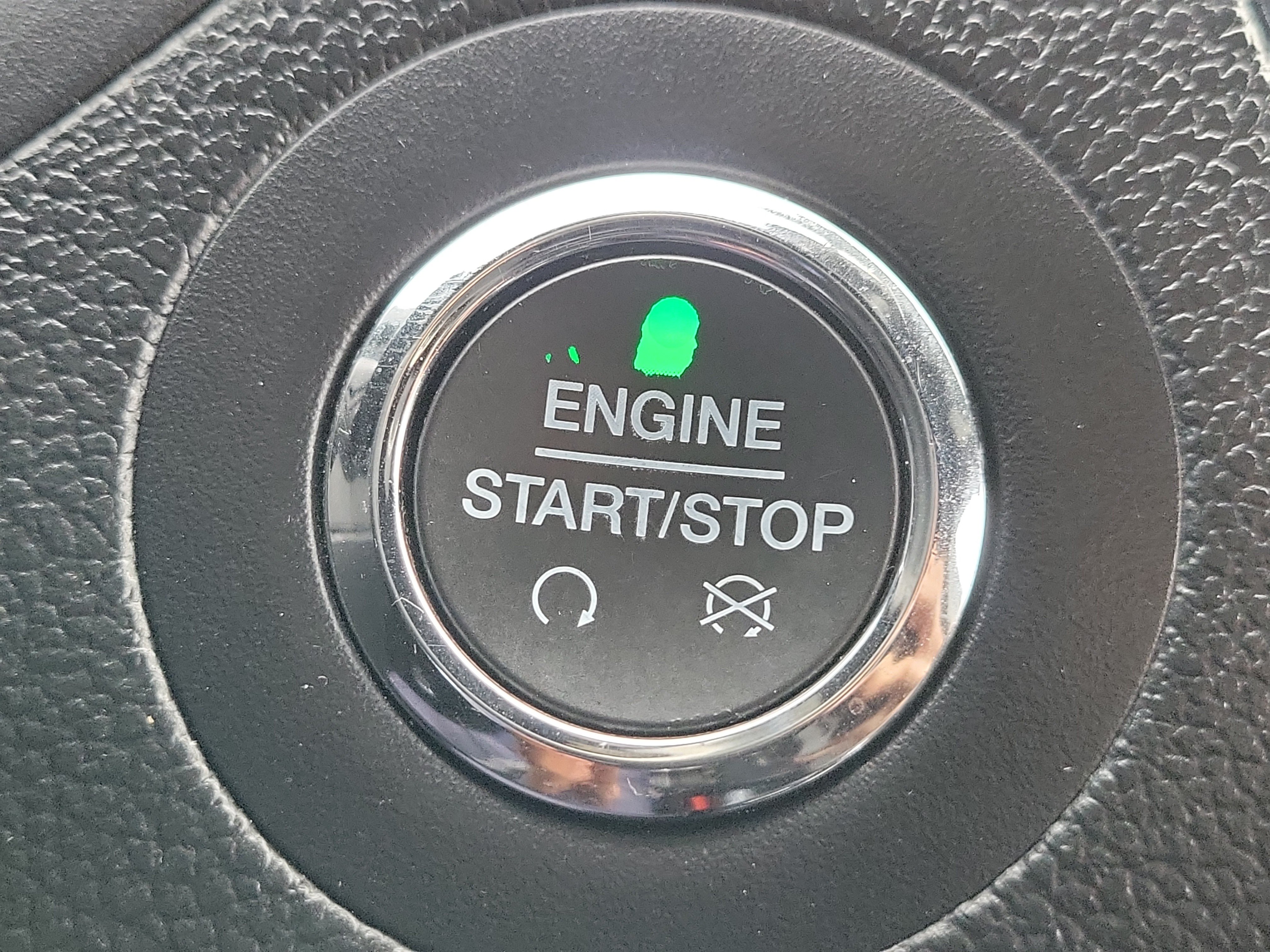 Used 2018 Ford Explorer XLT w/ Equipment Group 202A FWD image 31