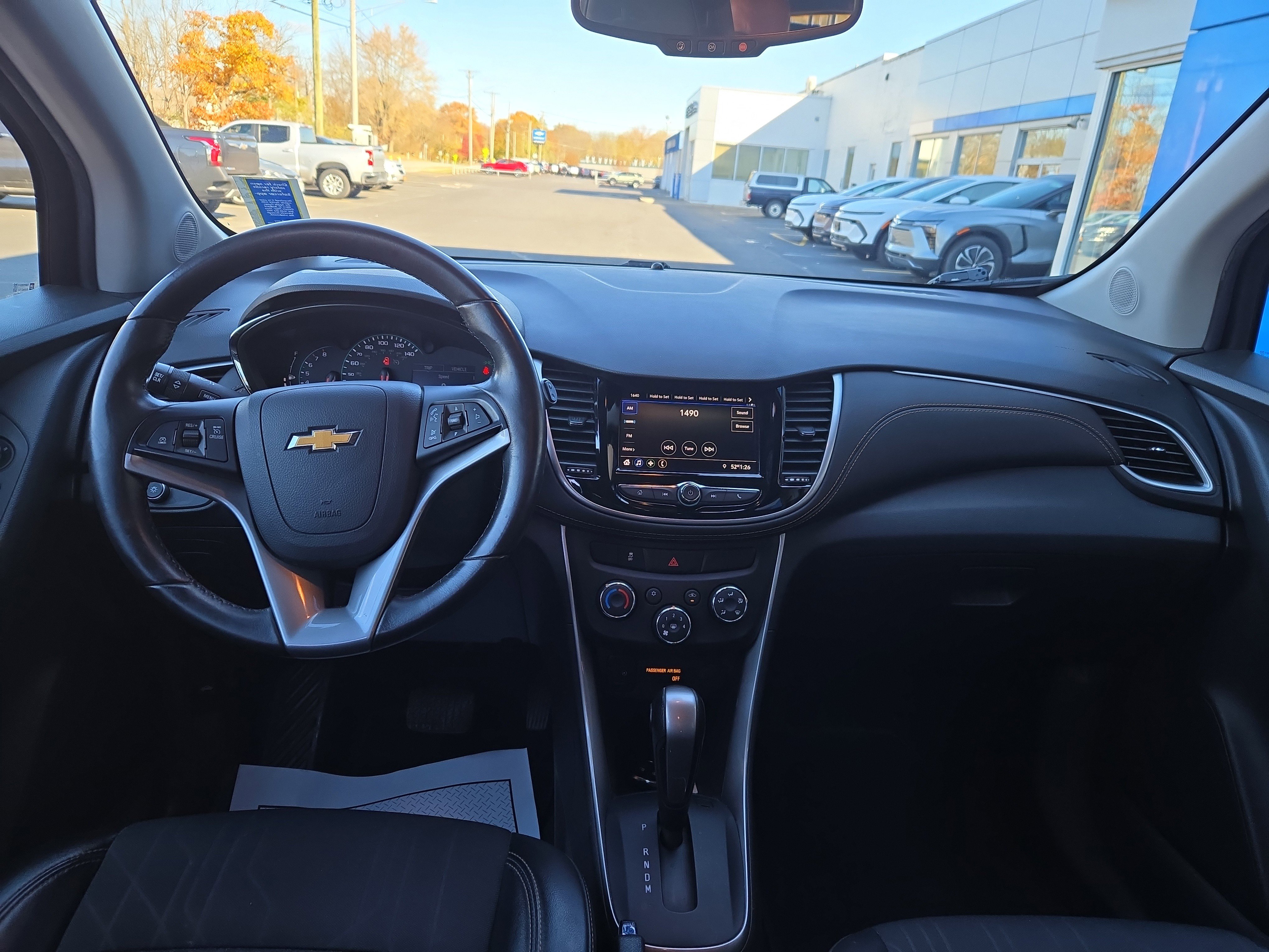 Used 2020 Chevrolet Trax LT w/ LT Convenience Package image 3