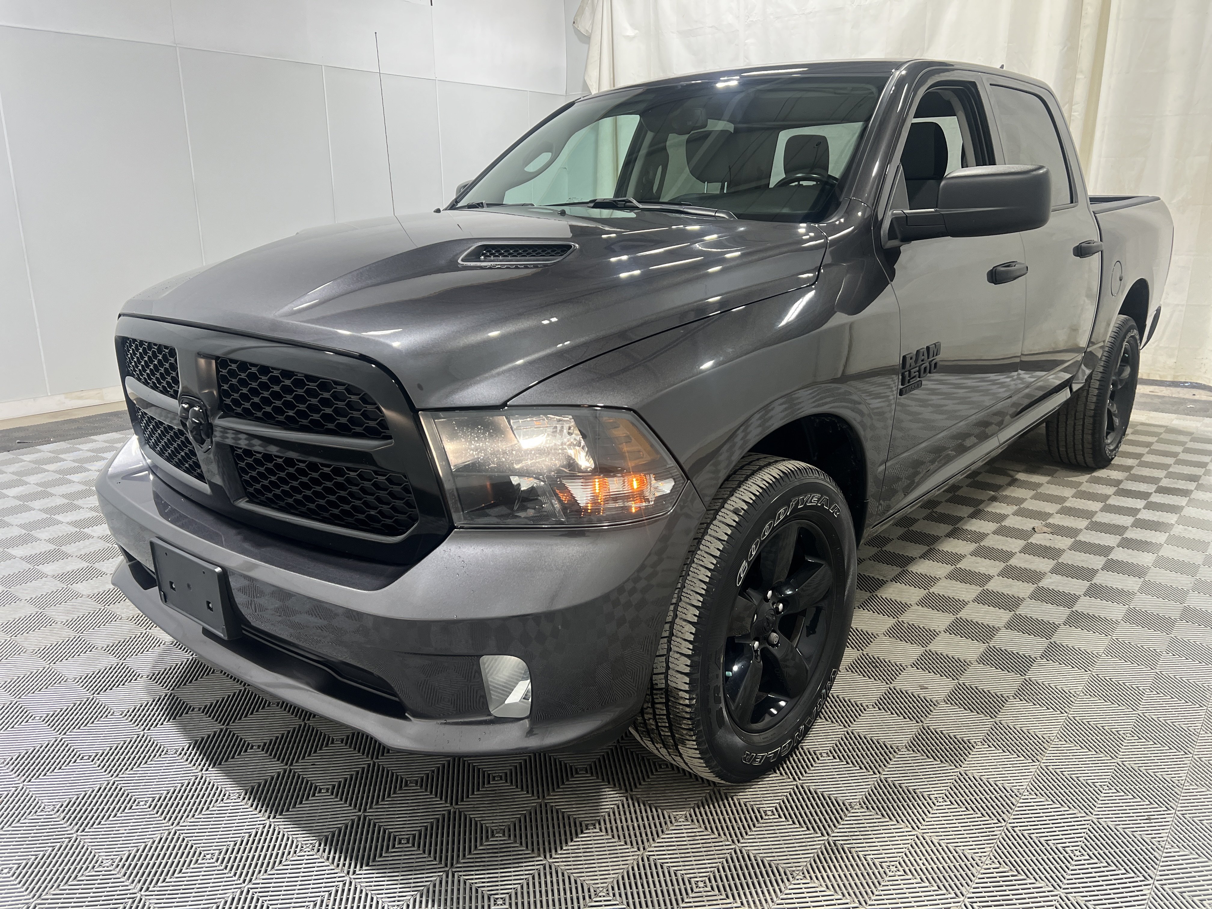 Used 2023 RAM 1500 Express w/ Wheel & Sound Group