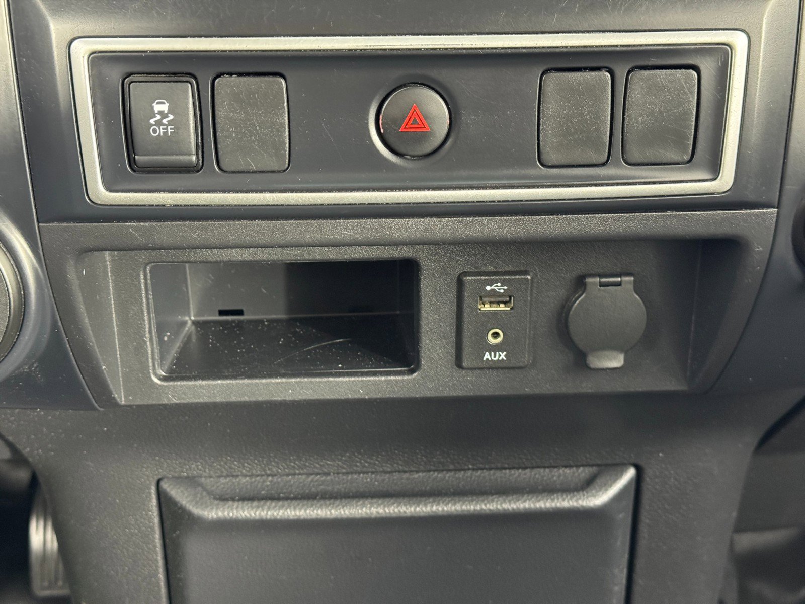 Used 2018 Nissan Titan S w/ S Utility Package image 24