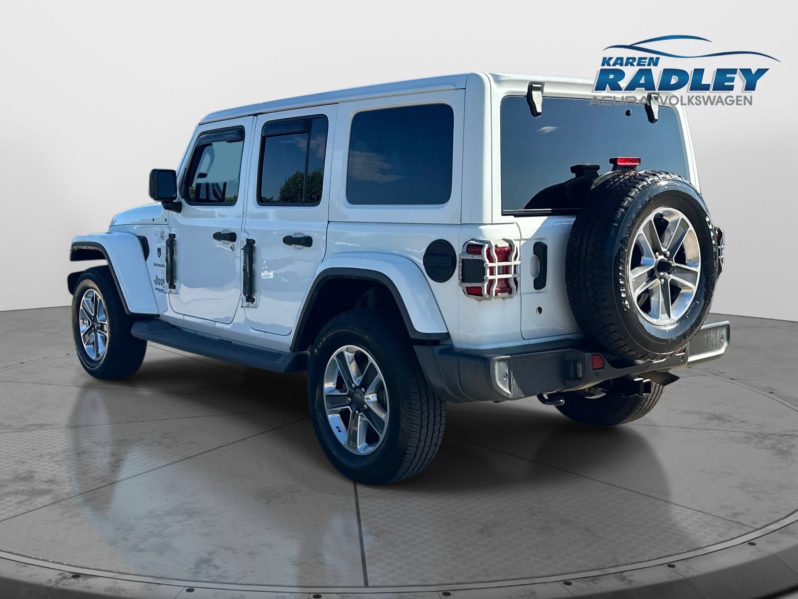 Used 2019 Jeep Wrangler Unlimited Sahara AWD/4WD image 4