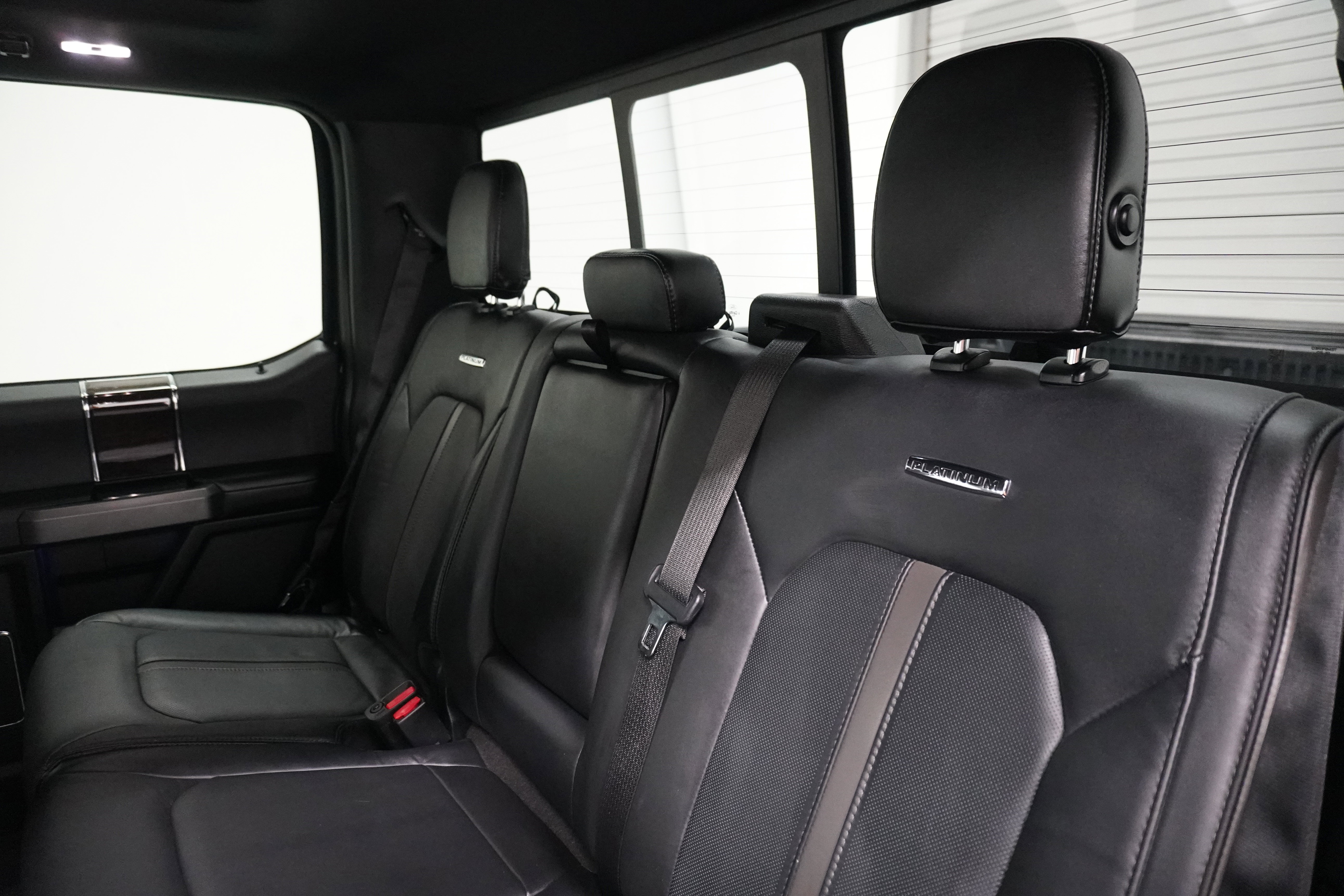 Used 2015 Ford F150 Platinum w/ Equipment Group 701A Luxury AWD/4WD image 15
