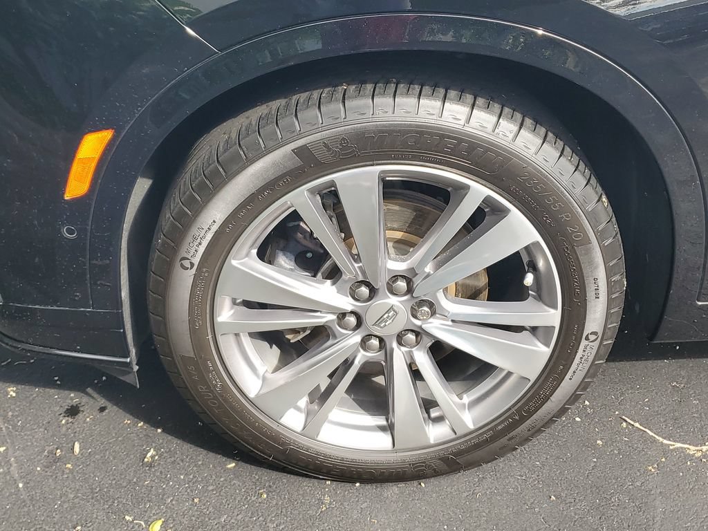 Certified 2023 Cadillac XT6 Premium Luxury w/ Technology Package FWD image 11
