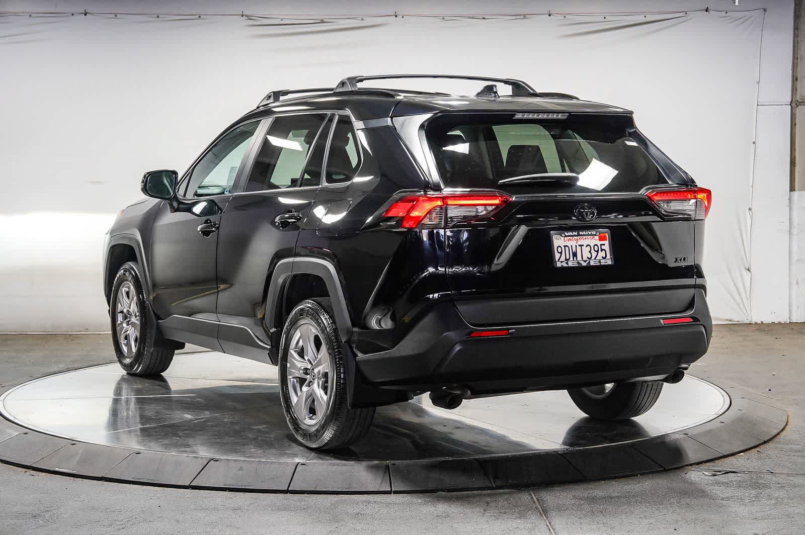 Certified 2022 Toyota RAV4 XLE w/ Convenience Package FWD image 3