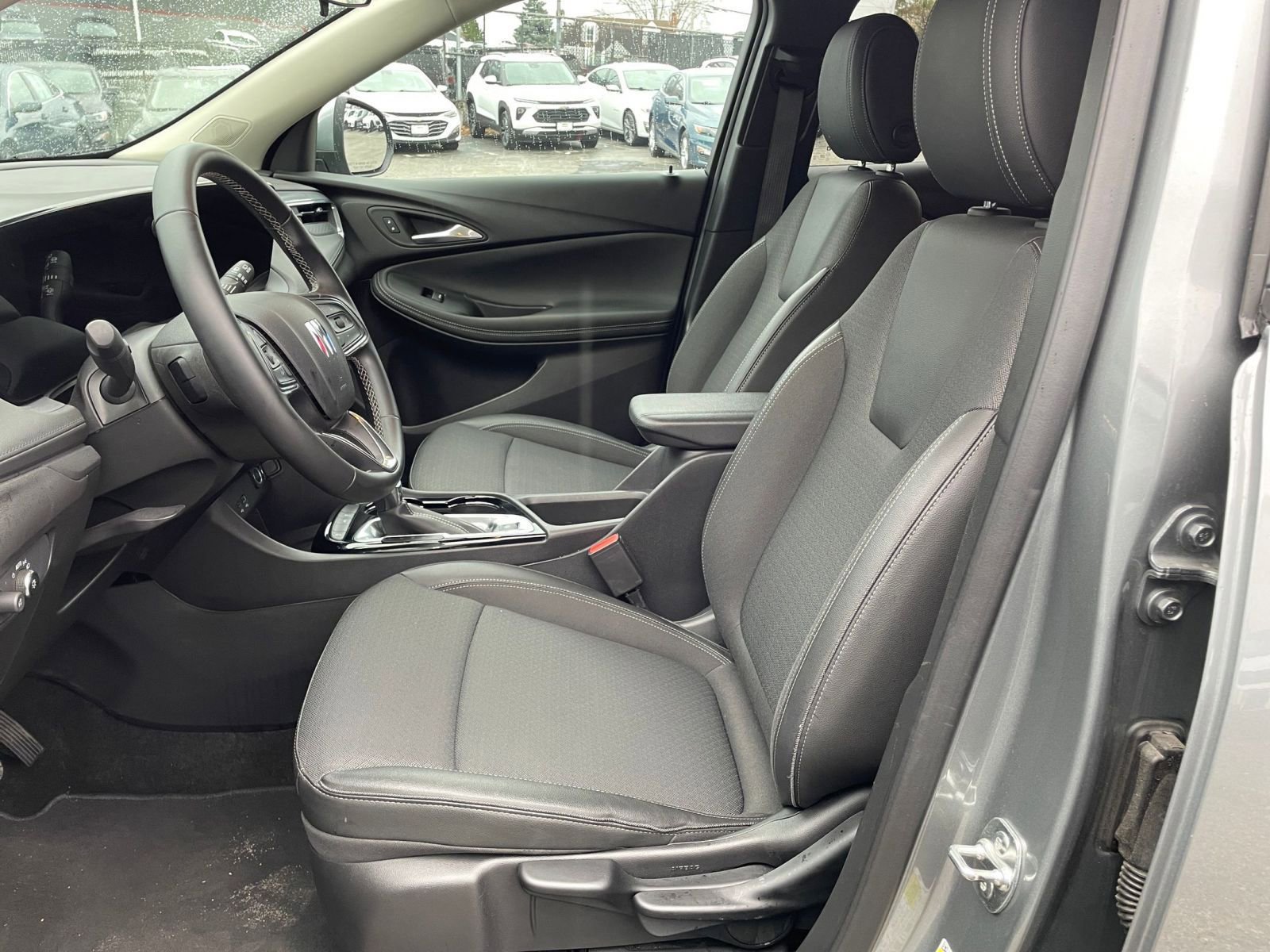 Used 2025 Buick Encore GX Preferred image 24