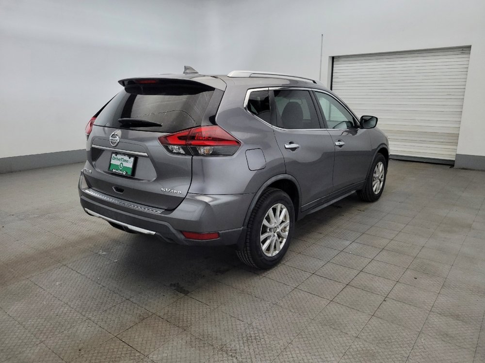 Used 2018 Nissan Rogue SV image 9