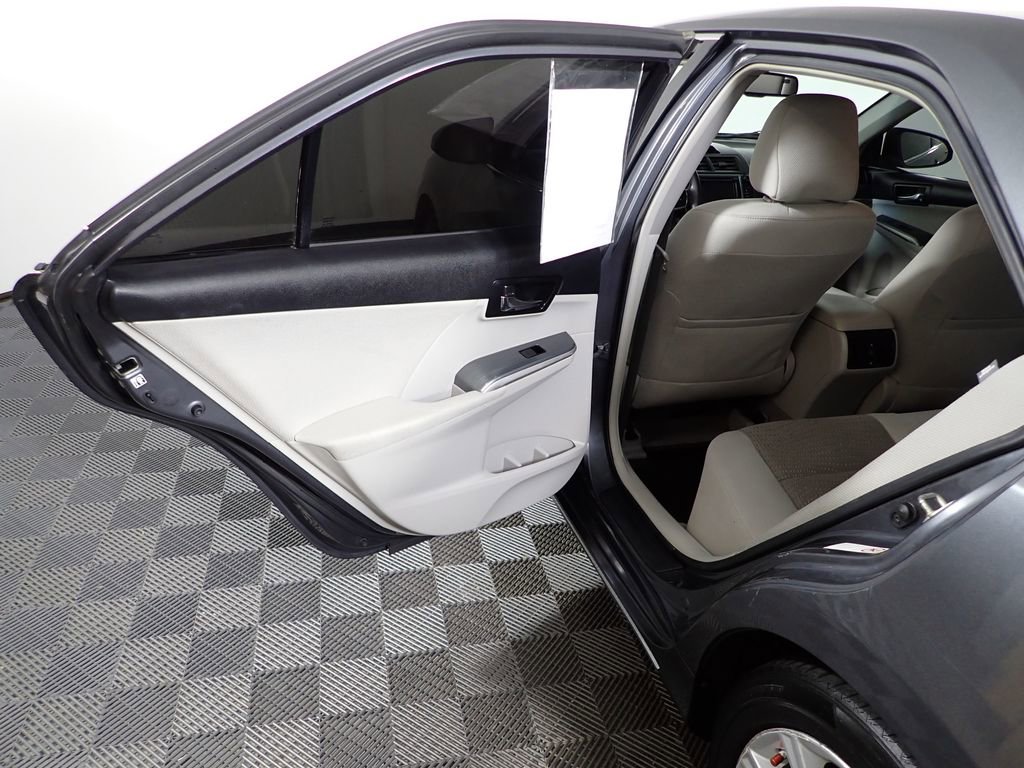Used 2012 Toyota Camry XLE FWD image 36