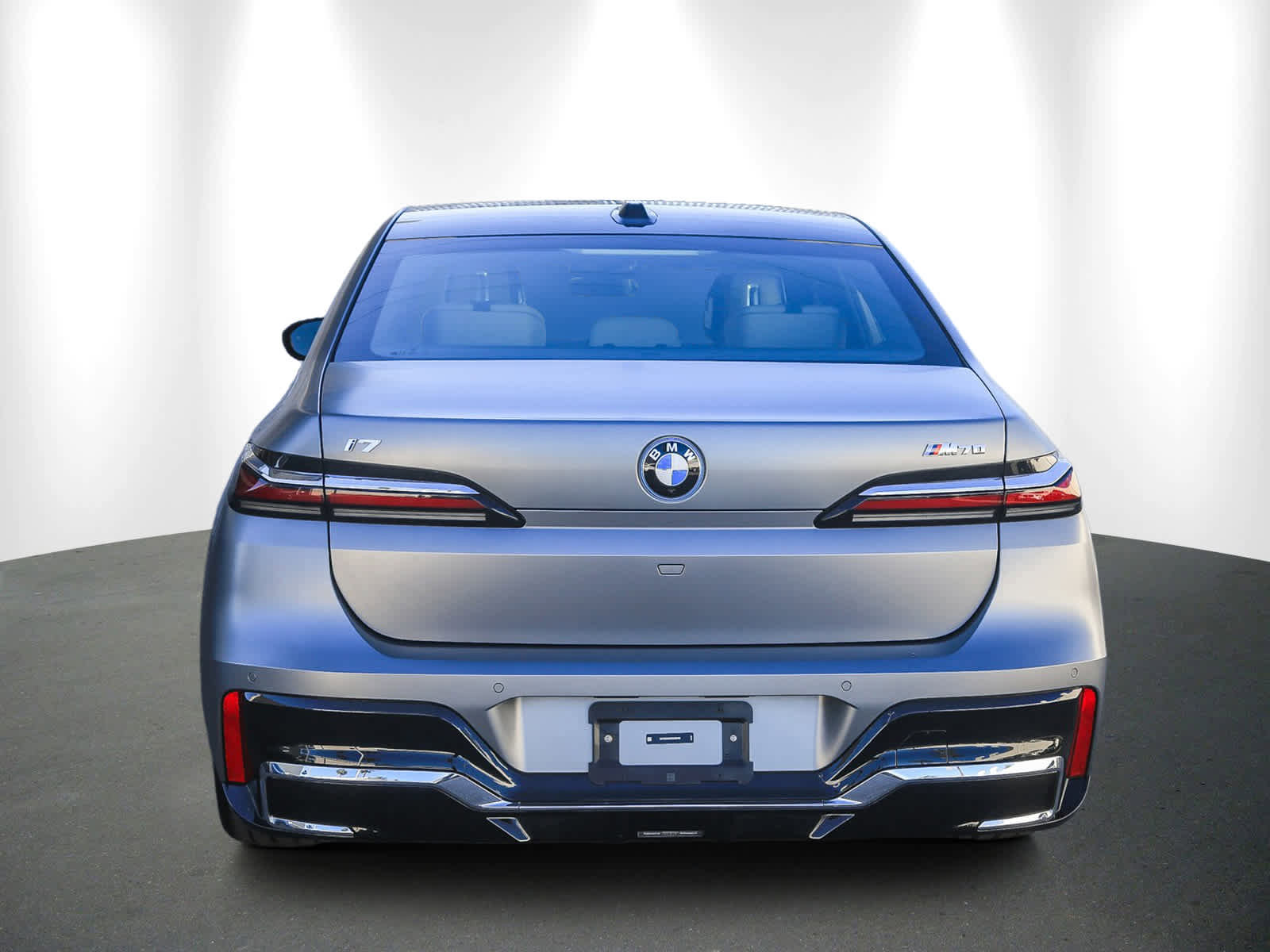 Used 2025 BMW i7 M70 w/ Executive Package image 5