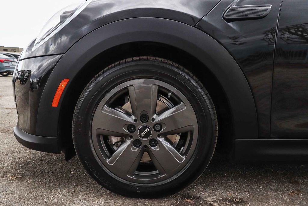 Used 2024 MINI Cooper 2-Door Hardtop FWD image 18