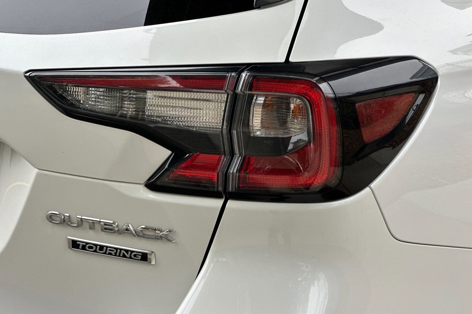 Used 2020 Subaru Outback Touring w/ Popular Package #2 image 12