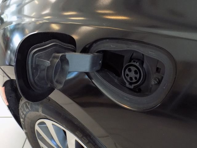 Used 2022 Chrysler Pacifica Touring-L image 40