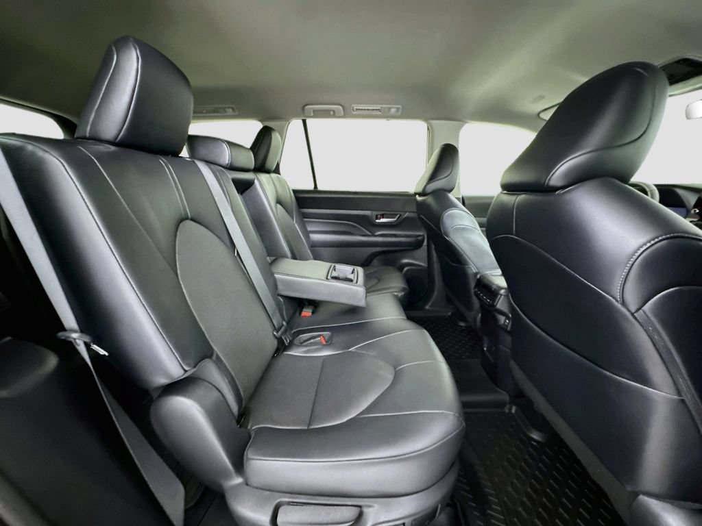 Used 2024 Toyota Grand Highlander AWD image 28