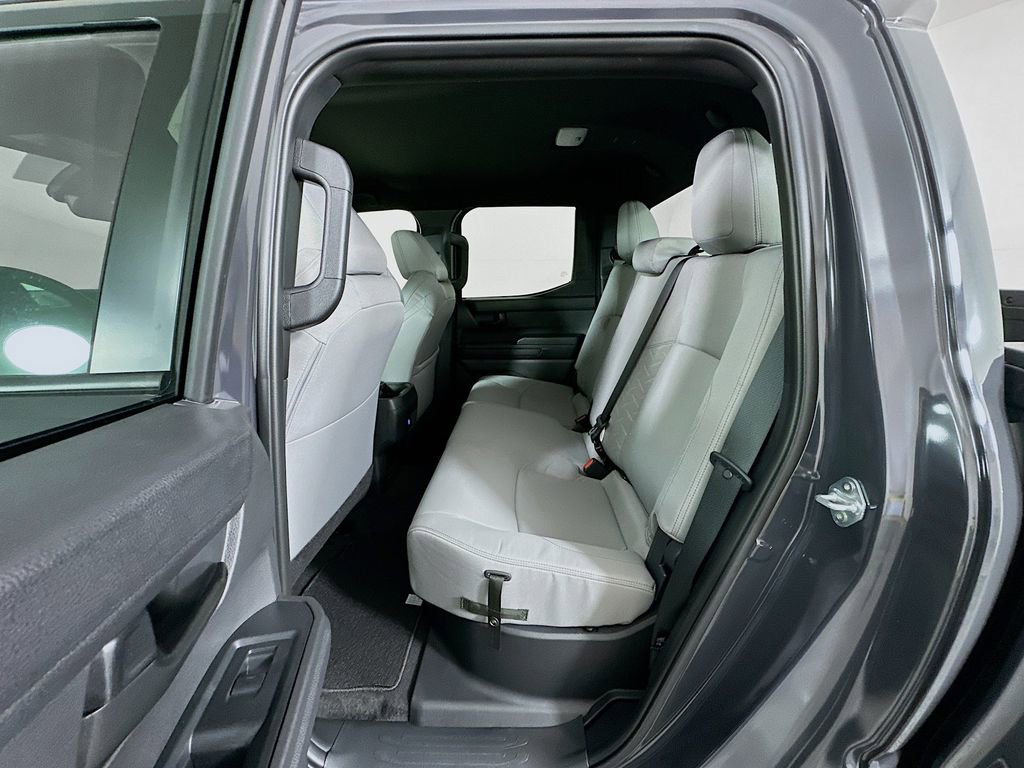 Certified 2025 Toyota Tacoma SR5 AWD/4WD image 23