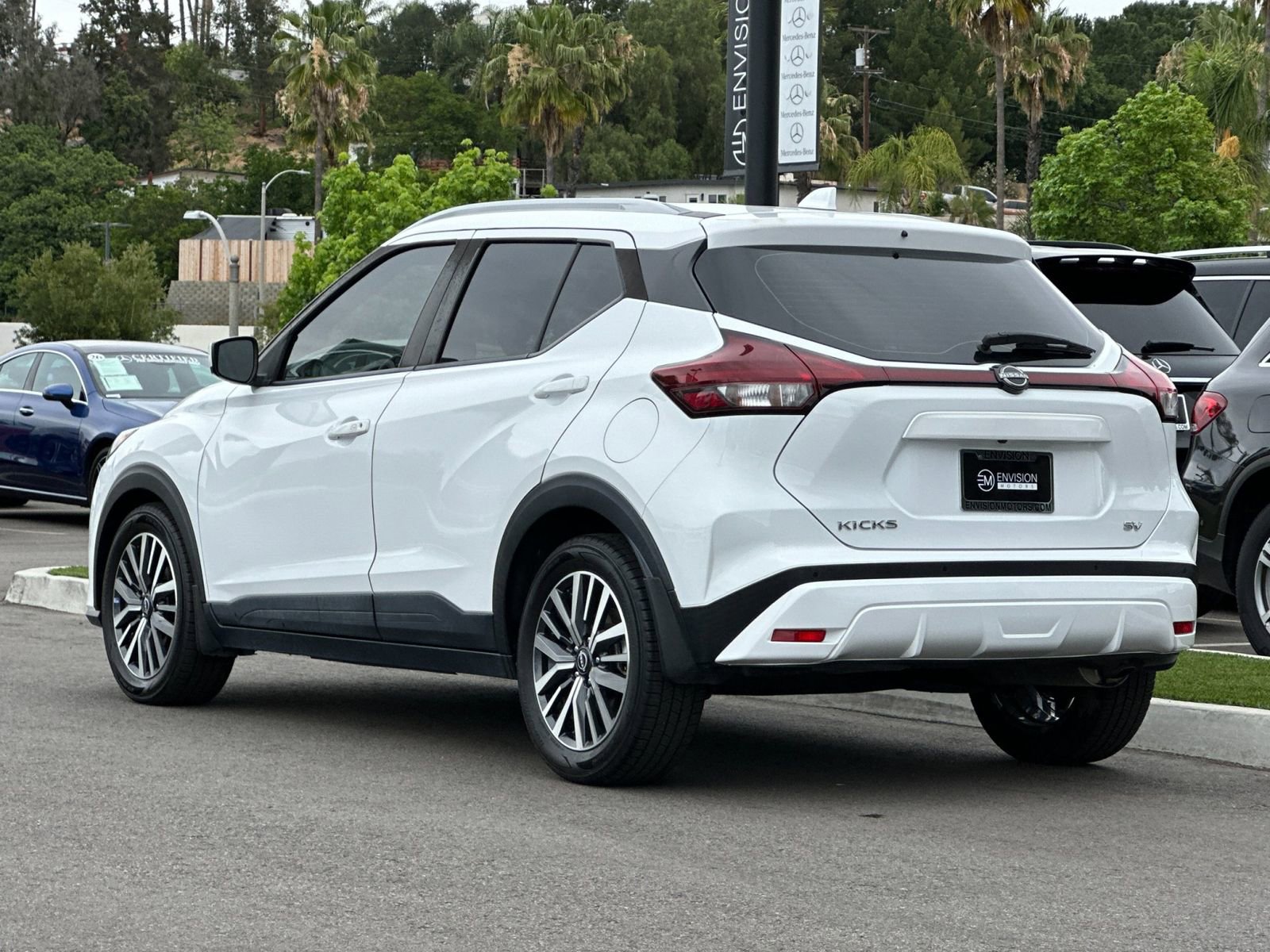 Used 2022 Nissan Kicks SV FWD image 5