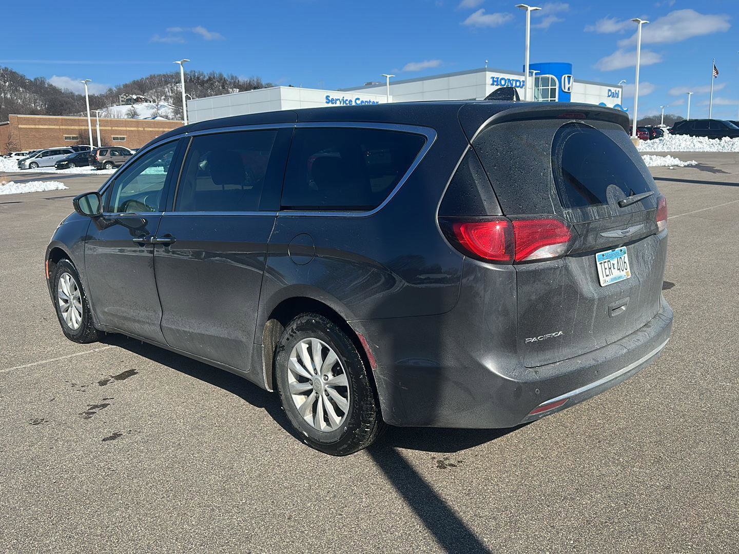 Used 2019 Chrysler Pacifica Touring Plus w/ Cold Weather Group image 5