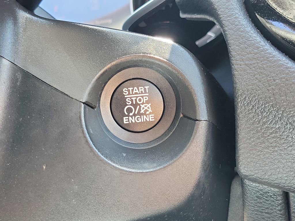 Used 2020 Jeep Compass Limited image 30