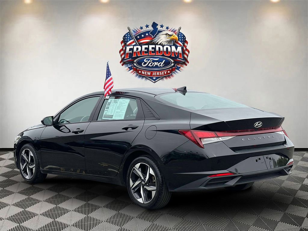 Used 2023 Hyundai Elantra SEL w/ Convenience Package FWD image 5