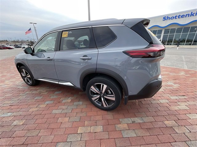 Used 2023 Nissan Rogue SL w/ SL Premium Package image 12