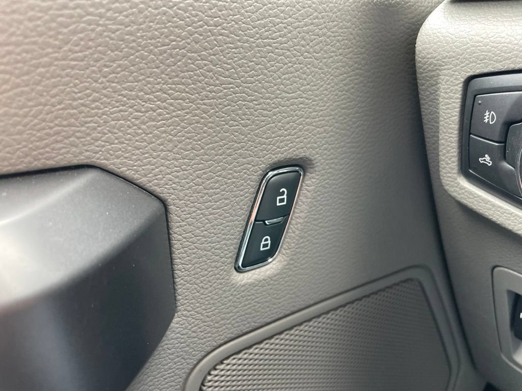 Used 2019 Ford F150 XLT w/ Equipment Group 302A Luxury AWD/4WD image 25