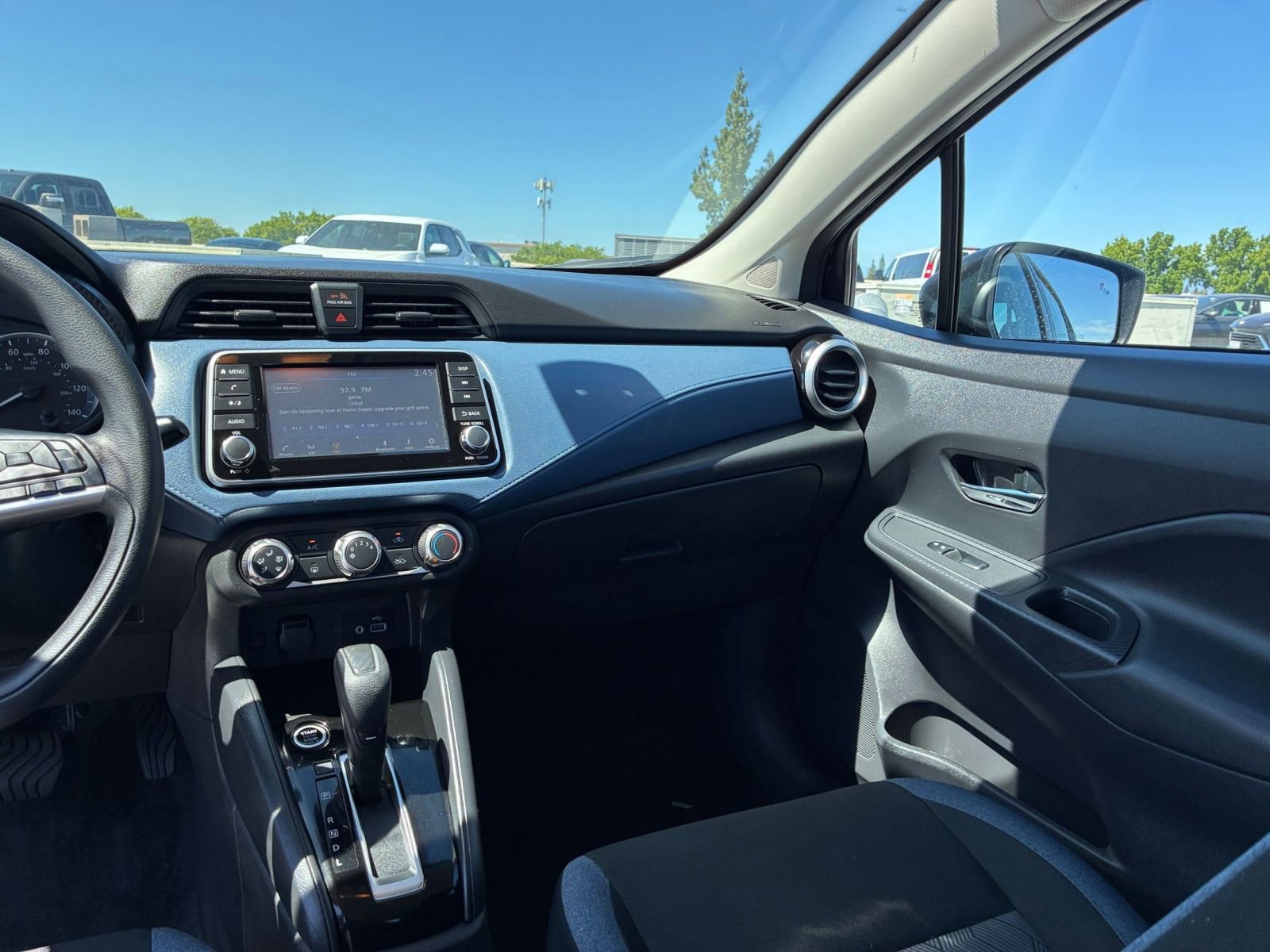 Used 2025 Nissan Versa SV FWD image 33