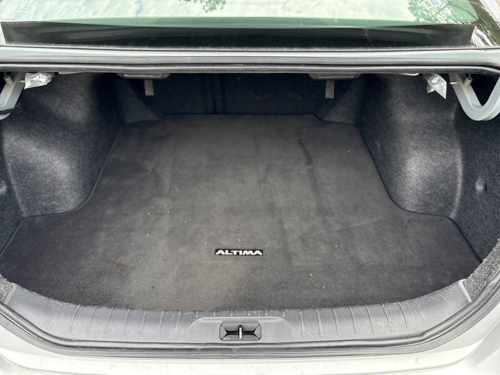 Used 2024 Nissan Altima 2.5 SV FWD image 25