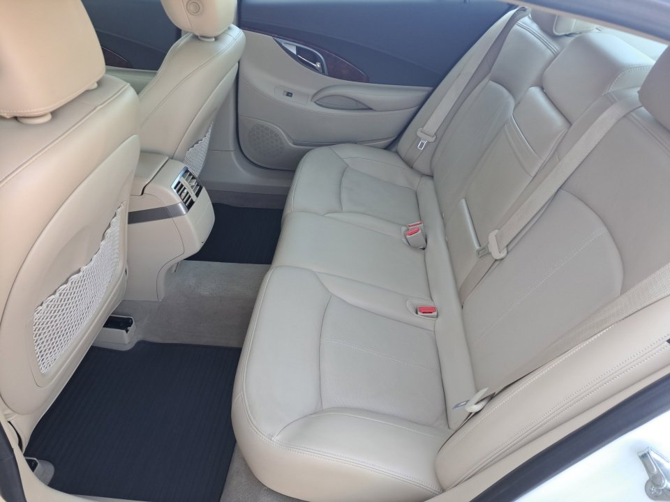 Used 2013 Buick LaCrosse Premium FWD image 12