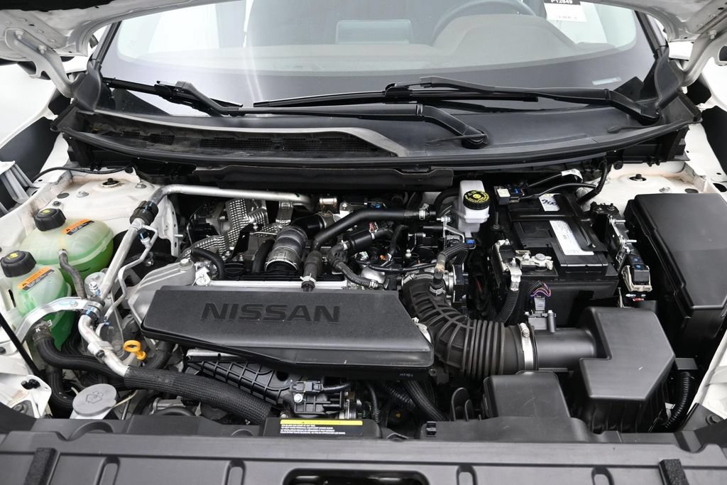 Used 2023 Nissan Rogue S FWD image 17