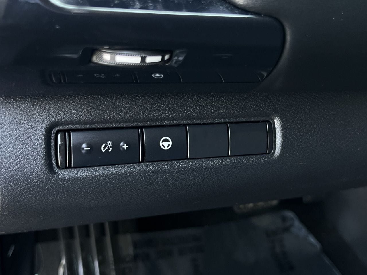 Used 2022 Nissan Pathfinder SV FWD image 15