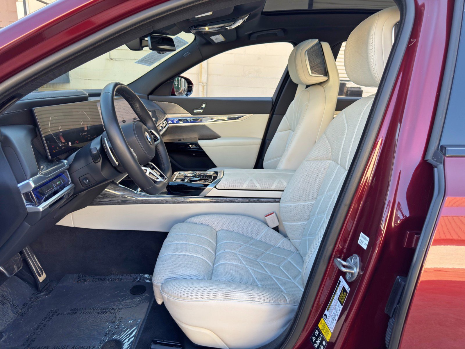 Used 2023 BMW 760i xDrive AWD/4WD image 17