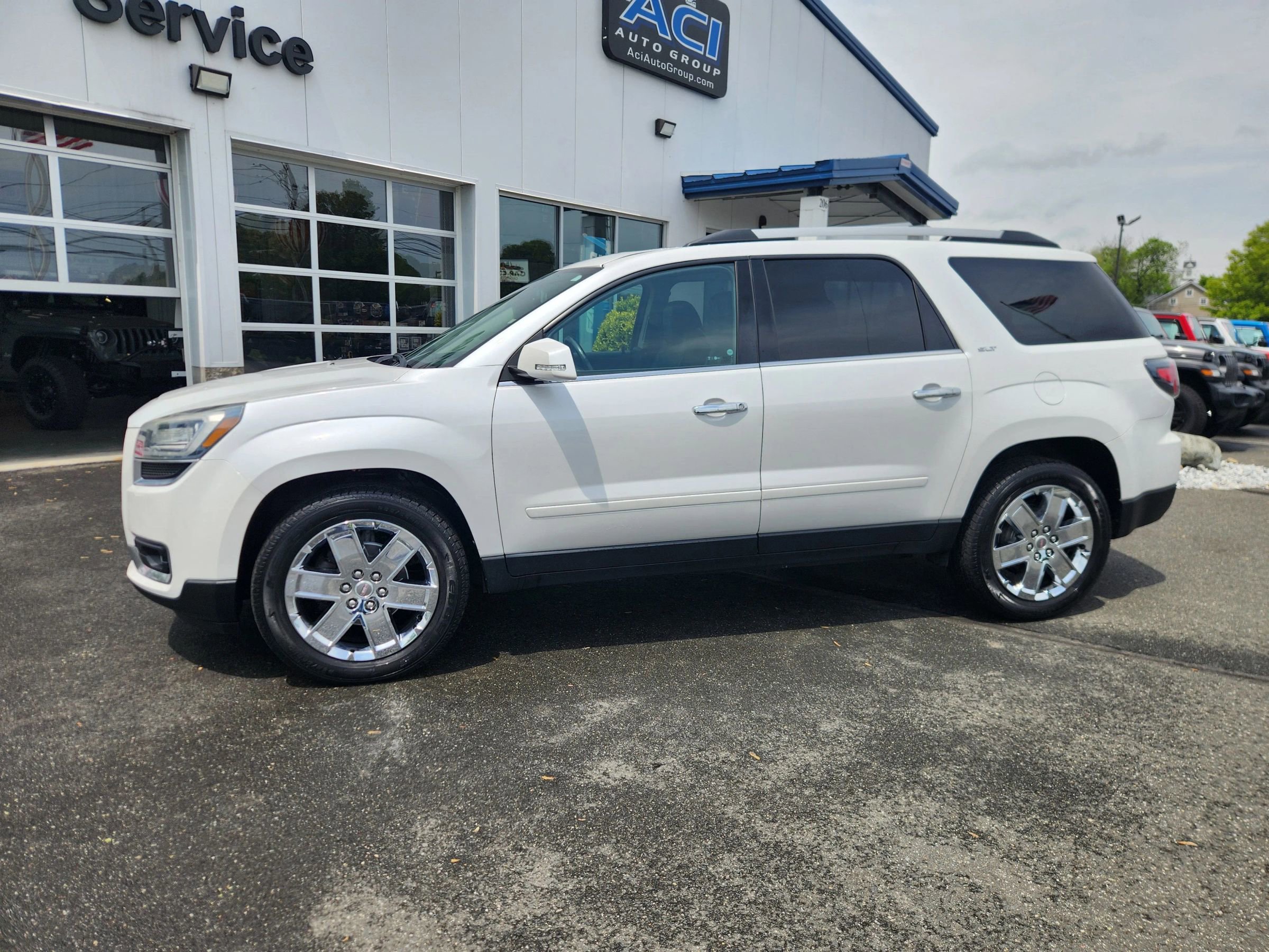 Used 2017 GMC Acadia Limited SLT AWD/4WD image 7