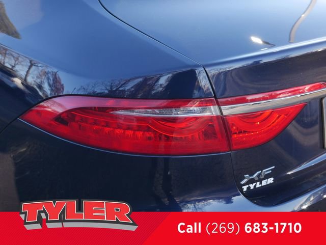 Used 2017 Jaguar XF Premium image 13