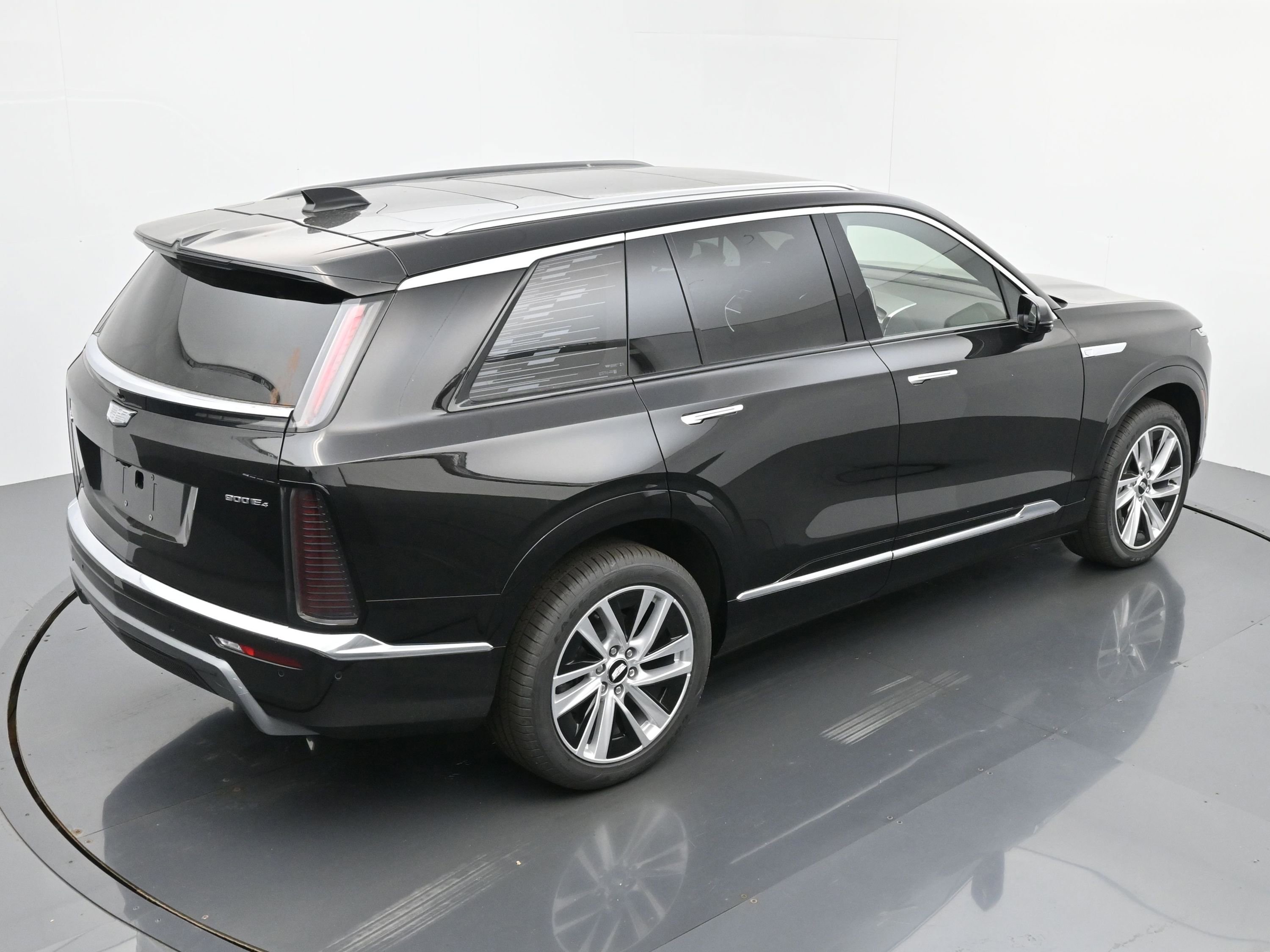 New 2026 Cadillac Vistiq Luxury w/ LPO, Floor Liner Package image 27