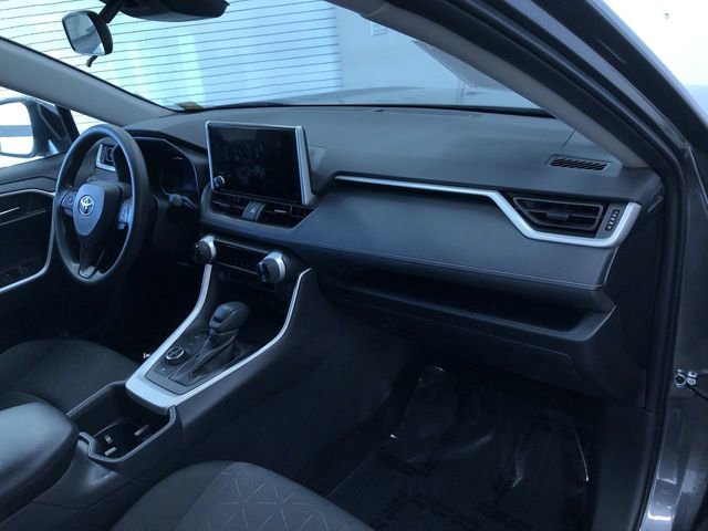 Used 2025 Toyota RAV4 XLE AWD/4WD image 23