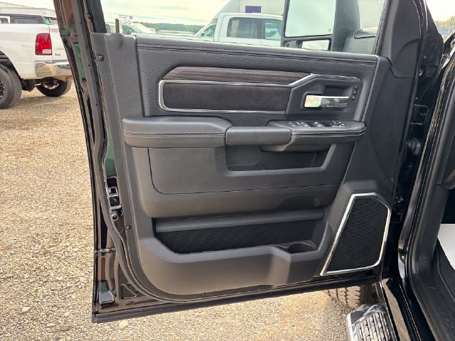 New 2027 RAM 2500 Laramie AWD/4WD image 7