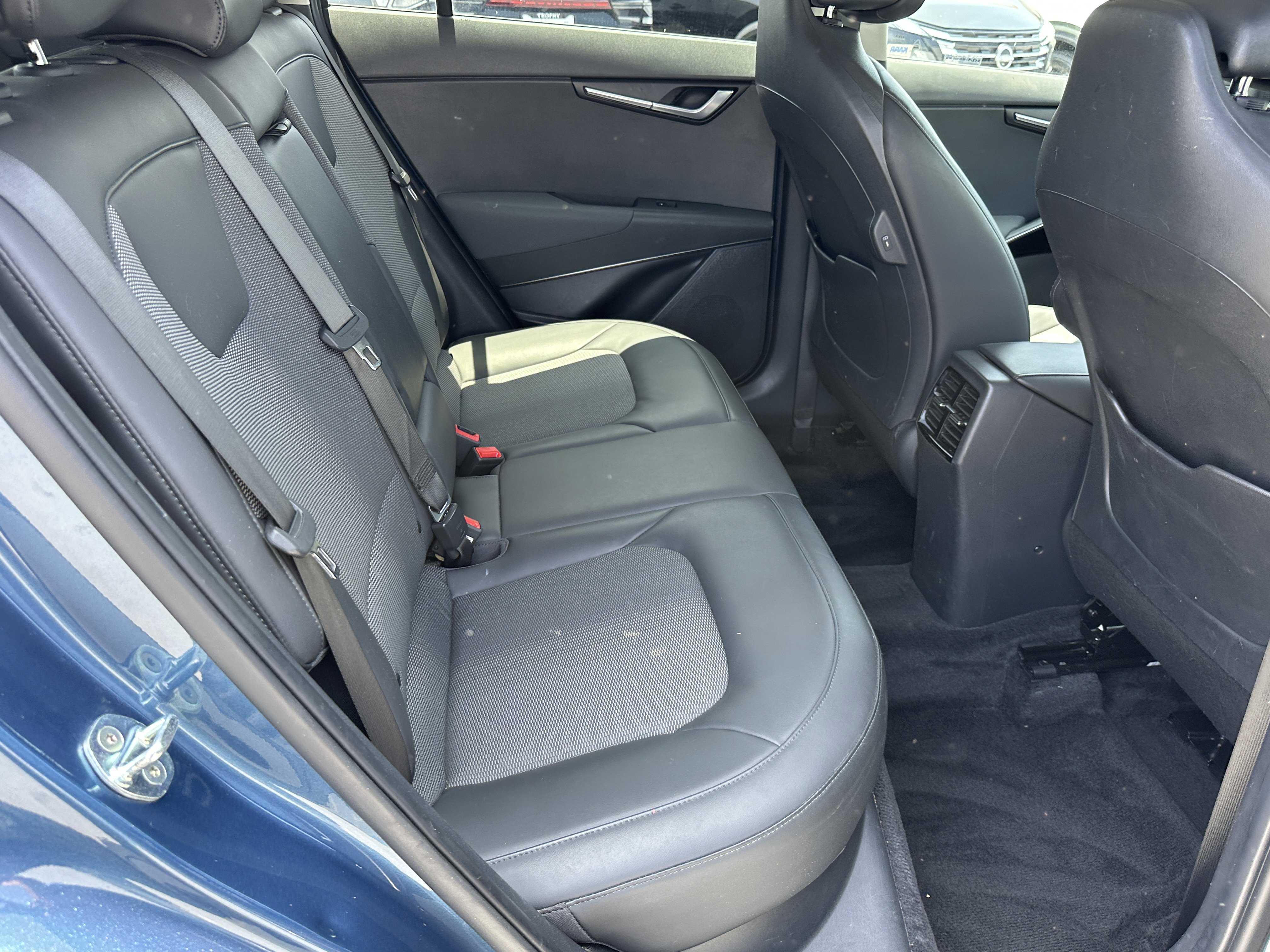 Used 2023 Kia Niro EX FWD image 20