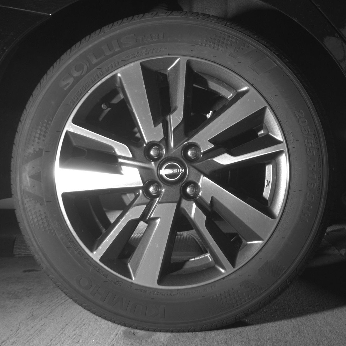 Used 2025 Nissan Versa SV image 15