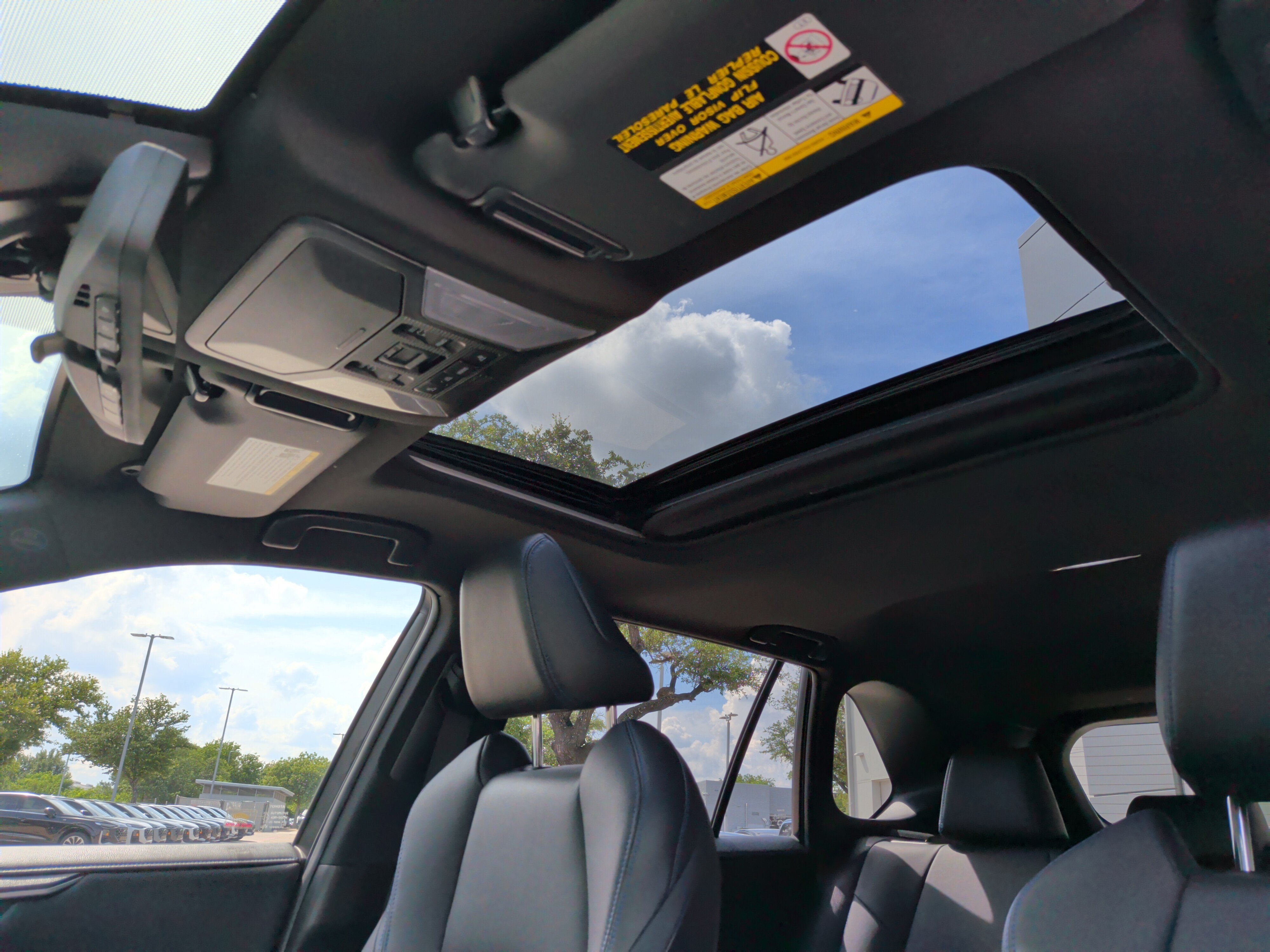 Used 2021 Toyota RAV4 XSE w/ XSE Grade Weather Package AWD/4WD image 25