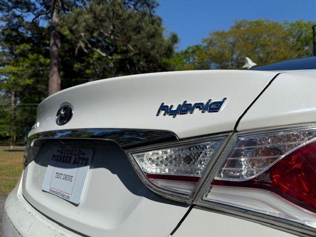 Used 2015 Hyundai Sonata Hybrid image 32